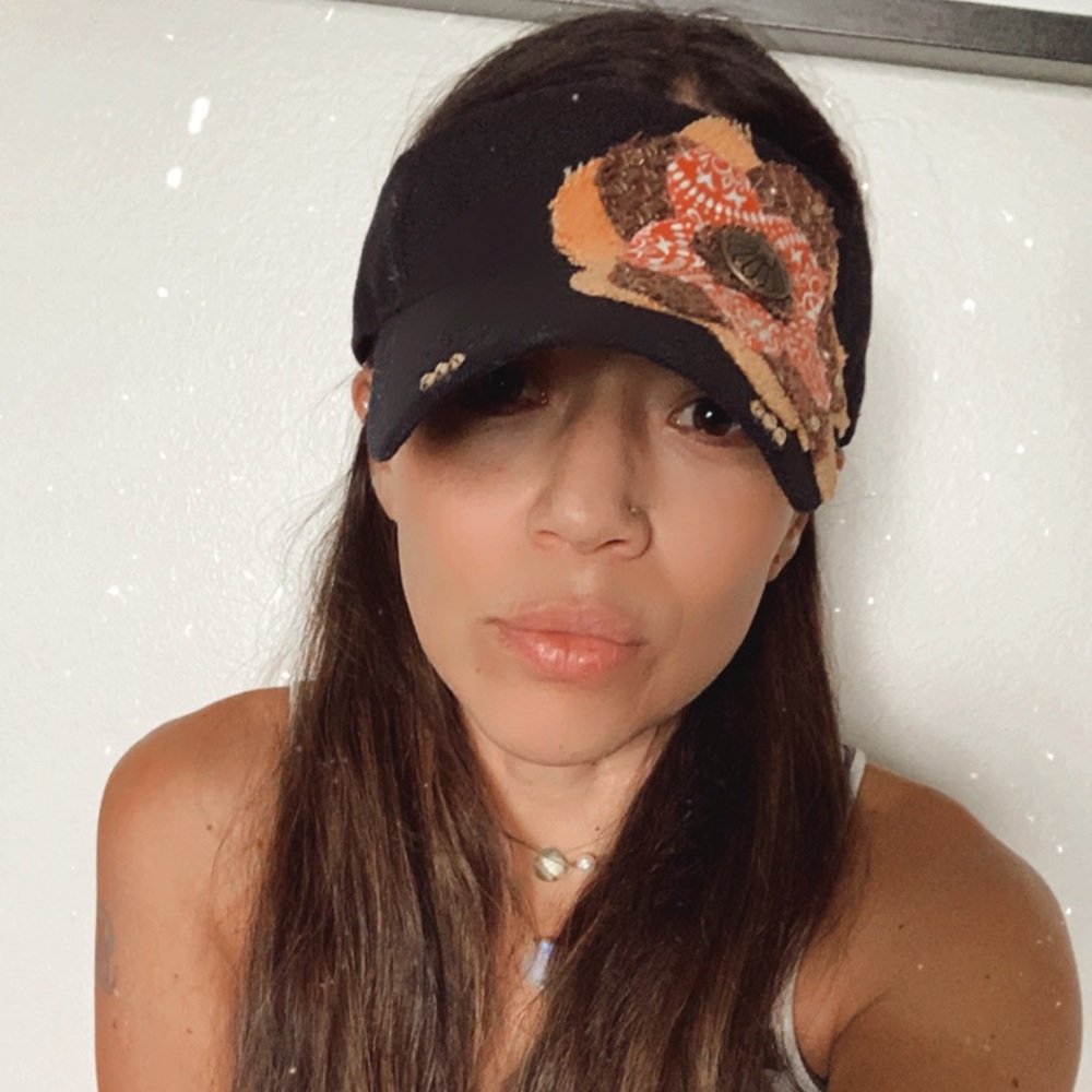 Pinky Bollé black hat